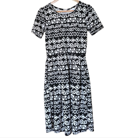Lularoe Amelia Black And White  Small 6-8 Tribal - Picture 1 of 9